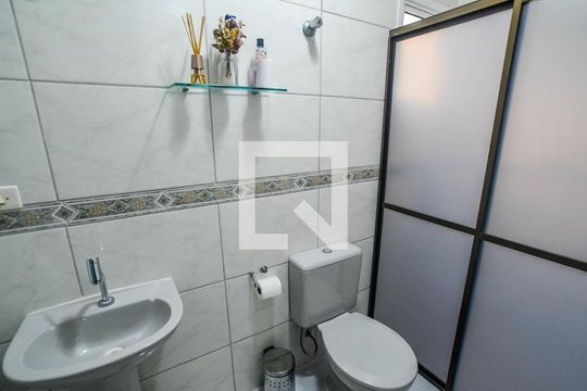 Banheiro Corredor de apartamento para alugar com 3 quartos, 84m² em Vila Alzira, Santo André