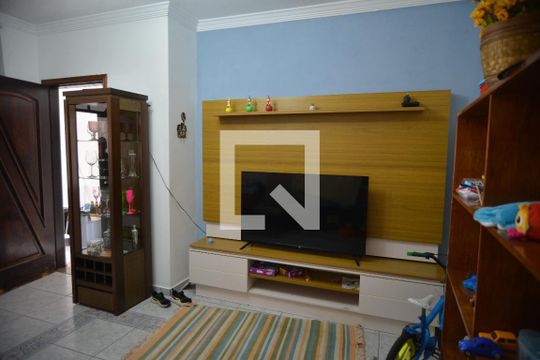 Casa à venda com 3 quartos, 180m² em Vila Scarpelli, Santo André