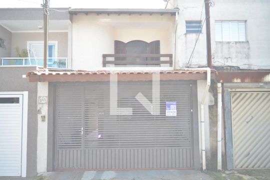 Fachada de casa à venda com 3 quartos, 180m² em Vila Scarpelli, Santo André