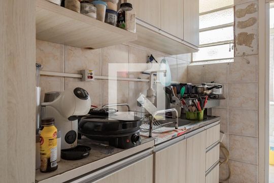 Cozinha de apartamento à venda com 2 quartos, 62m² em Passo D’areia, Porto Alegre