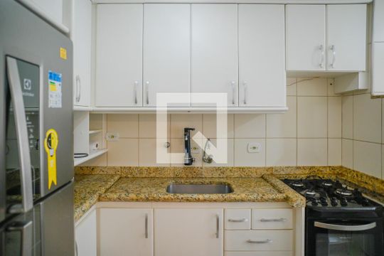 Cozinha de apartamento para alugar com 1 quarto, 50m² em Aclimação, São Paulo