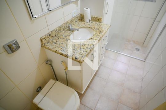 Banheiro Social de apartamento para alugar com 1 quarto, 50m² em Aclimação, São Paulo