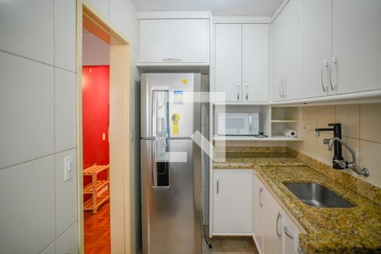 Cozinha de apartamento para alugar com 1 quarto, 50m² em Aclimação, São Paulo