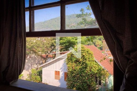 Casa à venda com 3 quartos, 211m² em Humaitá, Rio de Janeiro