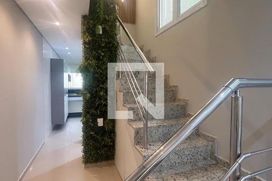 Casa à venda com 3 quartos, 171m² em Água Fria, São Paulo