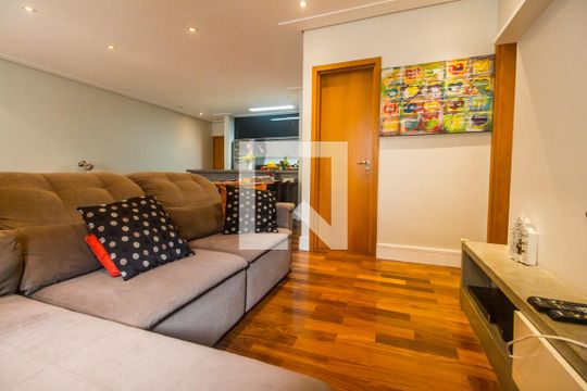 Sala de TV de apartamento à venda com 3 quartos, 122m² em Tamboré, Santana de Parnaíba