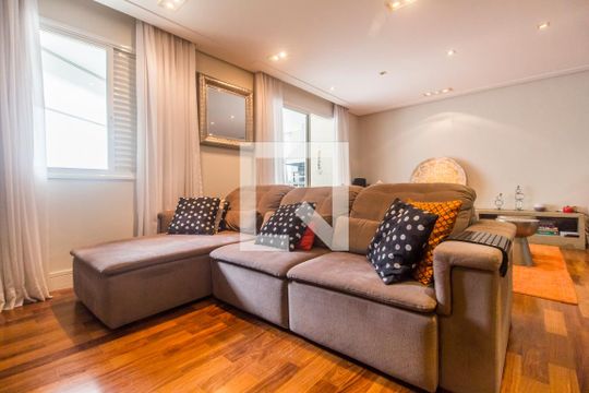 Sala de TV de apartamento à venda com 3 quartos, 122m² em Tamboré, Santana de Parnaíba