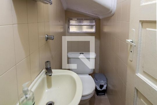 Lavabo de casa à venda com 3 quartos, 200m² em Jardim Aeroporto, São Paulo