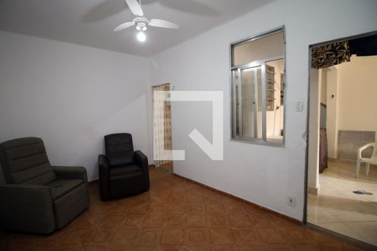 Sala de casa para alugar com 1 quarto, 60m² em Irajá, Rio de Janeiro