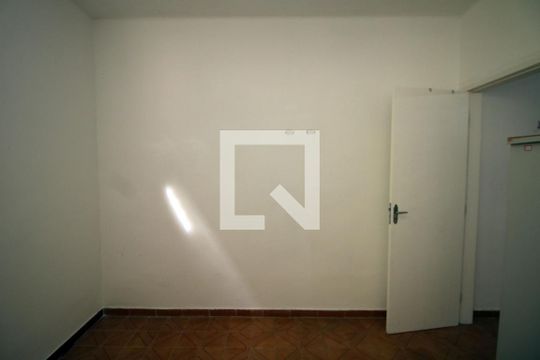 Quarto de casa para alugar com 1 quarto, 60m² em Irajá, Rio de Janeiro