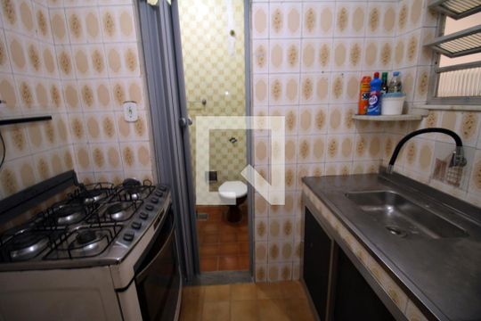 Cozinha de casa para alugar com 1 quarto, 60m² em Irajá, Rio de Janeiro