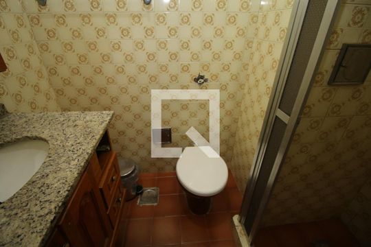 Banheiro de casa para alugar com 1 quarto, 60m² em Irajá, Rio de Janeiro