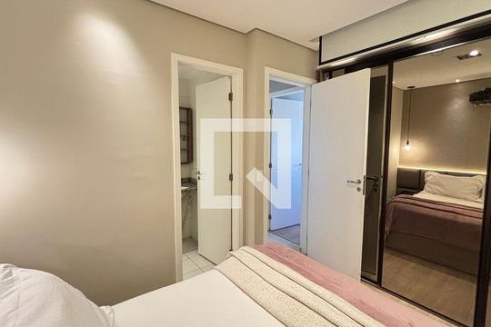 Suite de apartamento à venda com 2 quartos, 77m² em Campestre, Santo André
