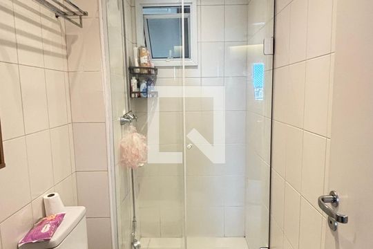 Banheiro de apartamento à venda com 2 quartos, 77m² em Campestre, Santo André
