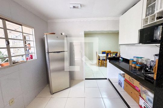 Cozinha de casa à venda com 2 quartos, 280m² em Fonte Grande, Contagem