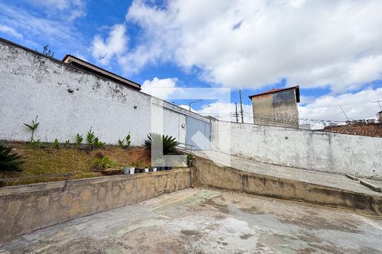 Área Externa de casa à venda com 2 quartos, 280m² em Fonte Grande, Contagem