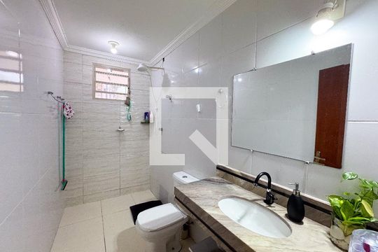 Banheiro de casa à venda com 2 quartos, 280m² em Fonte Grande, Contagem