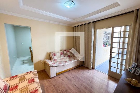 Sala de casa à venda com 2 quartos, 280m² em Fonte Grande, Contagem