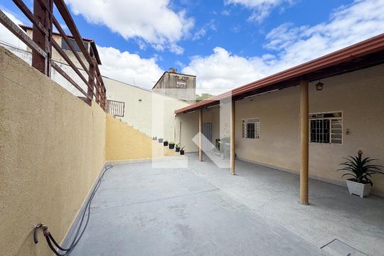 Área Externa de casa à venda com 2 quartos, 280m² em Fonte Grande, Contagem