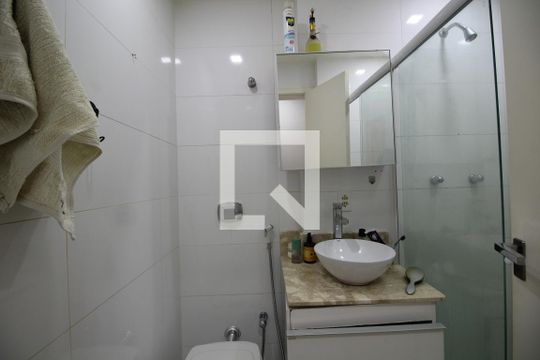 Banheiro Social de apartamento à venda com 1 quarto, 50m² em Jacarepaguá, Rio de Janeiro