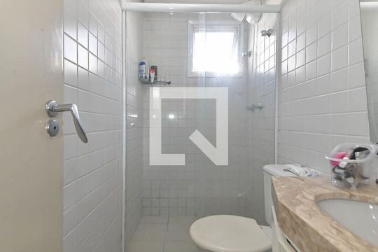 Banheiro da Suíte de casa de condomínio à venda com 3 quartos, 96m² em Vila Guarani (zona Sul), São Paulo