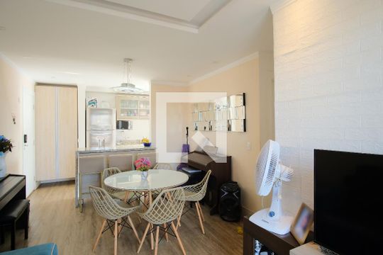 Sala de apartamento à venda com 3 quartos, 65m² em Guaiauna, São Paulo
