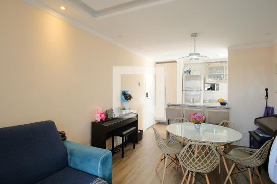 Sala de apartamento à venda com 3 quartos, 65m² em Guaiauna, São Paulo