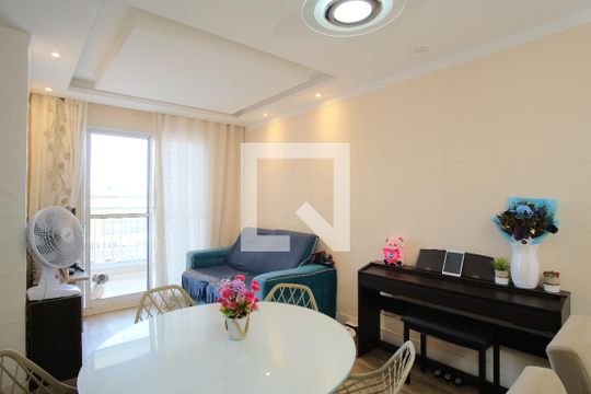 Sala de apartamento à venda com 3 quartos, 65m² em Guaiauna, São Paulo