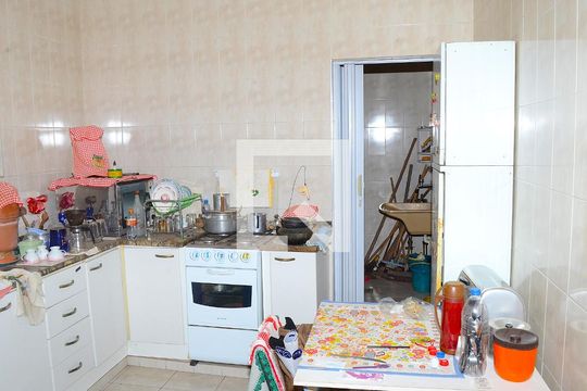 Cozinha de casa à venda com 3 quartos, 300m² em Carlos Prates, Belo Horizonte