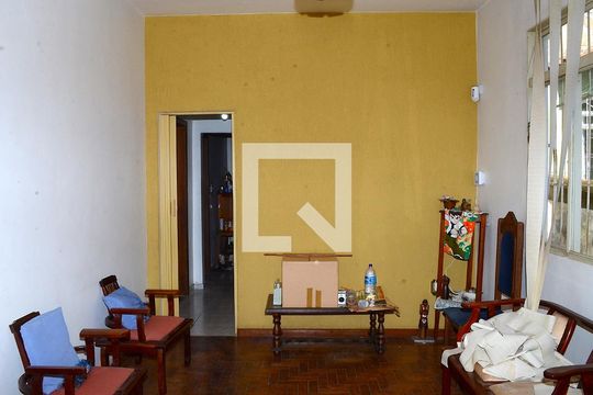 Sala de casa à venda com 3 quartos, 300m² em Carlos Prates, Belo Horizonte