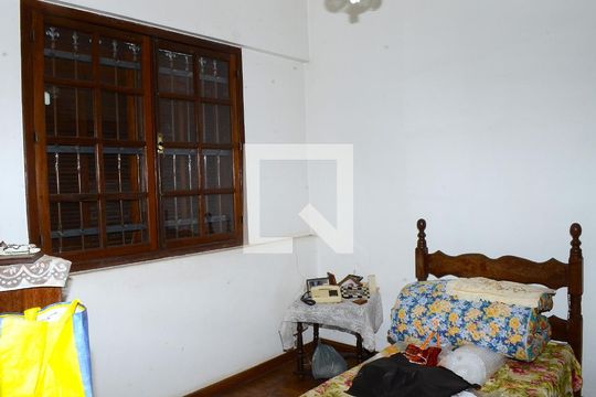 Quarto 1 de casa à venda com 3 quartos, 300m² em Carlos Prates, Belo Horizonte
