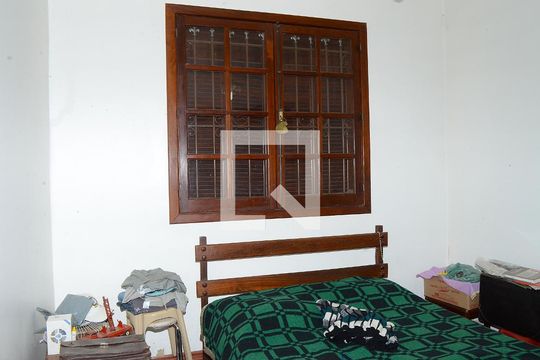 Quarto 3 de casa à venda com 3 quartos, 300m² em Carlos Prates, Belo Horizonte