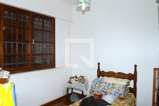 Quarto 1 de casa à venda com 3 quartos, 300m² em Carlos Prates, Belo Horizonte