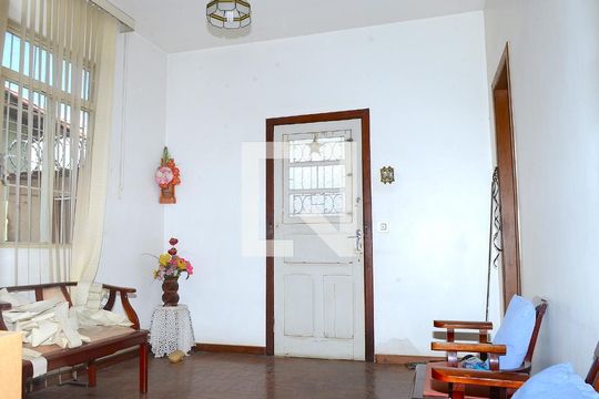 Detalhe Sala de casa à venda com 3 quartos, 300m² em Carlos Prates, Belo Horizonte