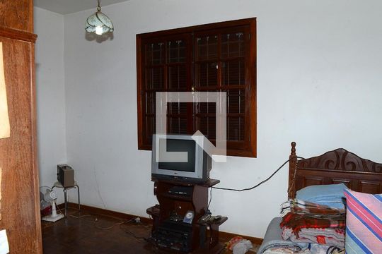 Quarto 2 de casa à venda com 3 quartos, 300m² em Carlos Prates, Belo Horizonte