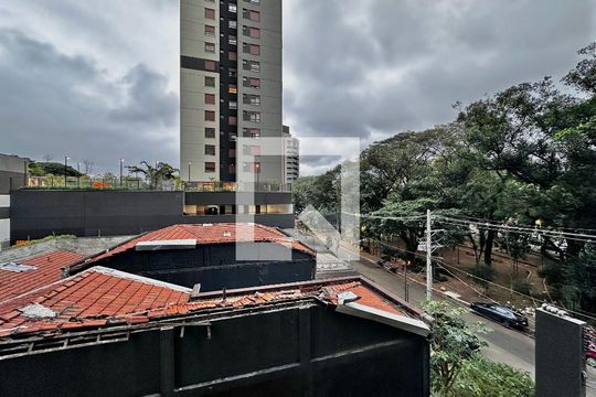 Vista Quarto de kitnet/studio à venda com 1 quarto, 30m² em Campo Belo, São Paulo