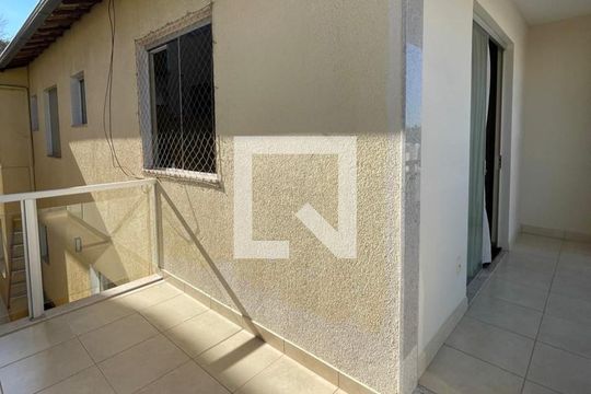 Varanda da suíte de casa à venda com 3 quartos, 240m² em Cabral, Contagem