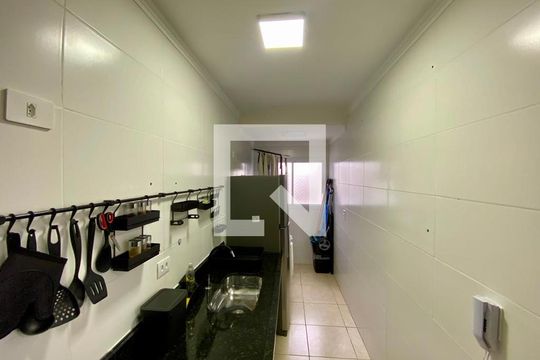Sala/Cozinha de apartamento para alugar com 2 quartos, 57m² em Guilhermina, Praia Grande