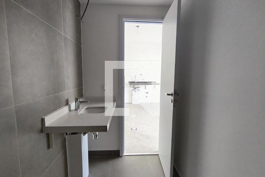 Banheiro de kitnet/studio à venda com 1 quarto, 44m² em Vila Mariana, São Paulo