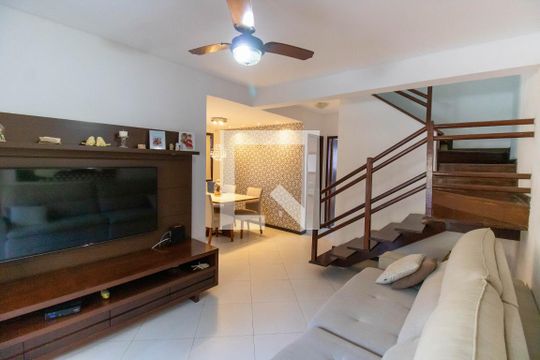 Sala de casa à venda com 3 quartos, 284m² em Engenho do Mato, Niterói