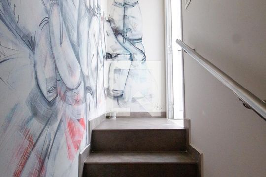Escada de apartamento para alugar com 1 quarto, 111m² em Jardim Leonor, São Paulo