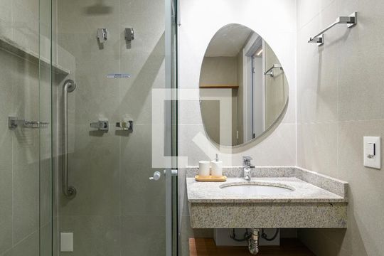 Banheiro de kitnet/studio à venda com 1 quarto, 29m² em Vila Mariana, São Paulo