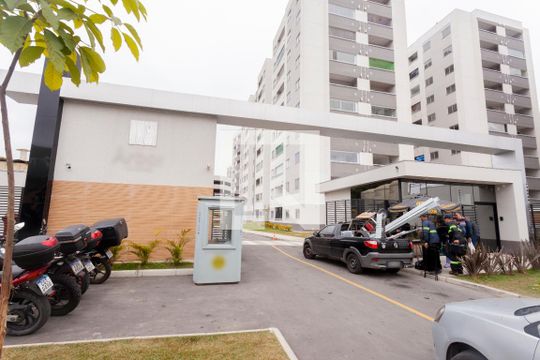 Fachada de apartamento para alugar com 2 quartos, 55m² em Vila Socorro, São Paulo