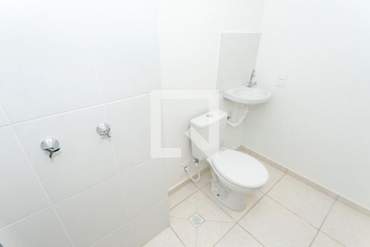 Banheiro de apartamento para alugar com 2 quartos, 55m² em Vila Socorro, São Paulo