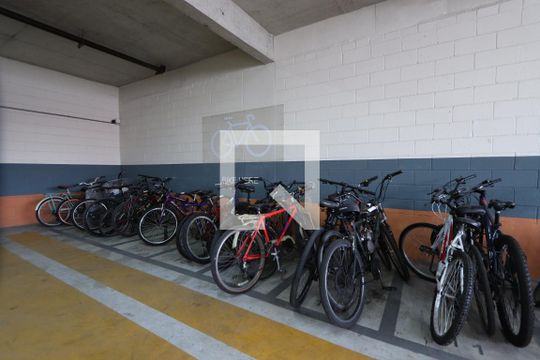 Área comum - Bicicletário de apartamento para alugar com 2 quartos, 40m² em Vila Graciosa, São Paulo