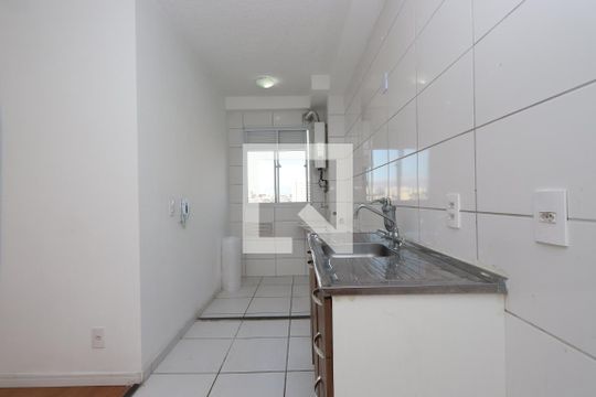 Cozinha de apartamento para alugar com 2 quartos, 40m² em Vila Graciosa, São Paulo