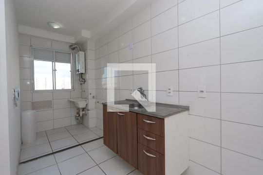 Cozinha de apartamento para alugar com 2 quartos, 40m² em Vila Graciosa, São Paulo