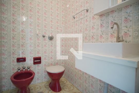 Banheiro Corredor de apartamento à venda com 2 quartos, 72m² em Mont’serrat, Porto Alegre