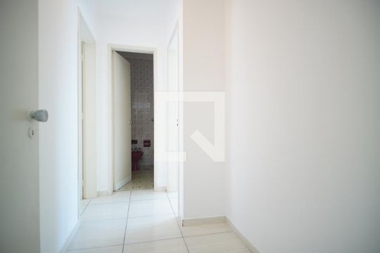Corredor Quartos de apartamento à venda com 2 quartos, 72m² em Mont’serrat, Porto Alegre
