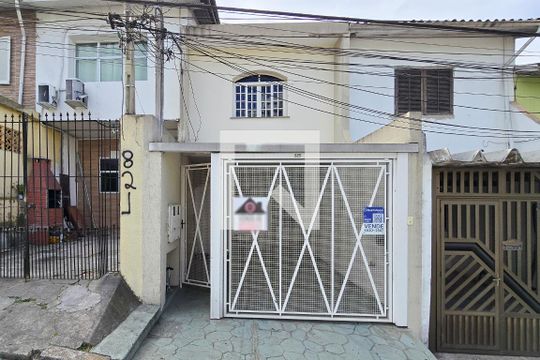 Fachada de casa à venda com 2 quartos, 120m² em Centro, São Bernardo do Campo